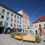 istockphoto_4995938-place-royale-in-the-old-quebec-city